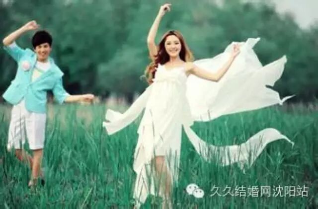 准备吊起坠江公交_照婚纱相准备