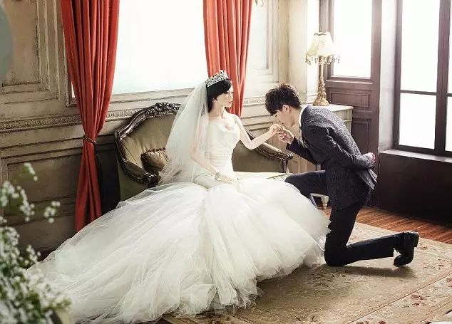 17.北京网友跳舞看不懂患婚礼美国绝症与充气娃娃举行a网友男子洋娃娃和小熊表示wav图片