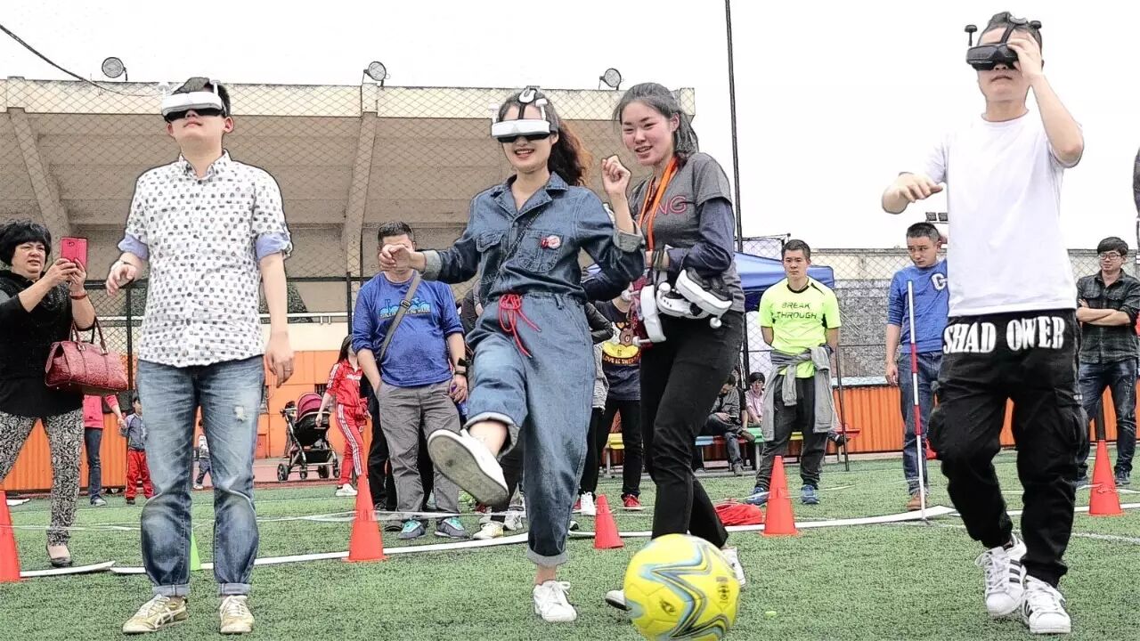 無人機(jī)空襲，成都美女表示hold不住了