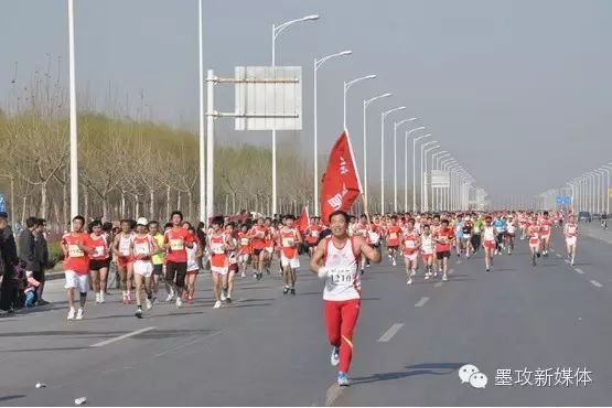 郑开马拉松明天鸣枪开跑 汤唯吴秀波“领跑”