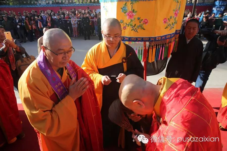 自治区佛教协会副会长,巴彦淖尔佛协副会长兼秘书长,甘露寺方丈妙闻大