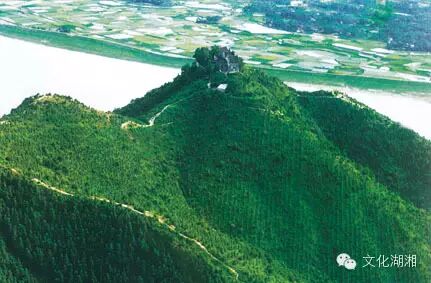 湘有昭山，客子不乐远游