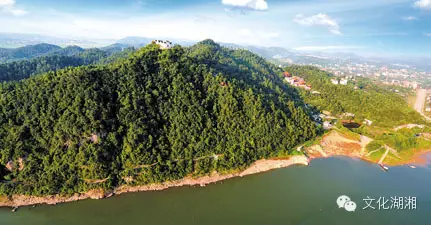 湘有昭山,客子不乐远游 湘有昭山,客子不乐远游