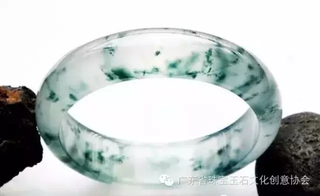 翡翠飘花柔媚入骨| 戀戀翡翠