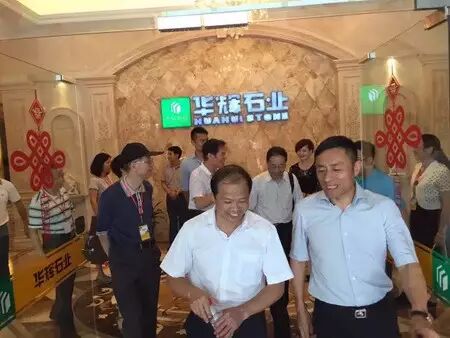 【新闻&影讯】“弘扬石文化共筑海丝梦”启动,数百名作家摄影家齐聚水头;南安怀孕女子与友吸毒被抓;酒店服务生偷开房门裸抱女子欲强奸-怀孕期