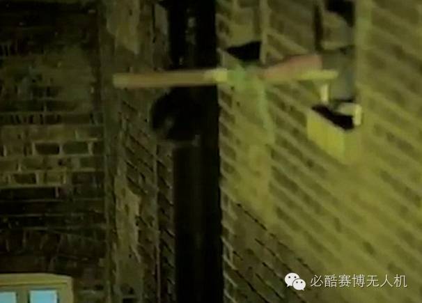 好好地?zé)o人機(jī)居然被用來做這個(gè)??！怪不得要哭暈在廁所！ 