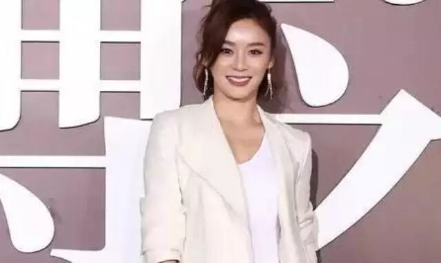 袁姗姗自洗白后,衣品大提升都快赶上杨幂宋佳了!