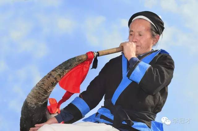 来宾仔走进白裤瑶 揭秘不遮双乳的"两片瑶"