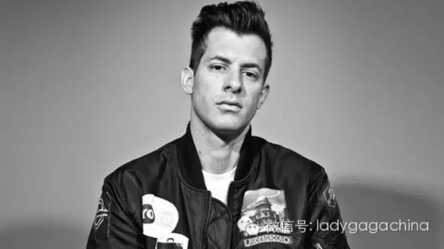 Lady Gaga正在与著名制作人Mark Ronson合作!