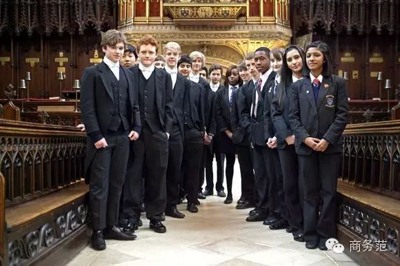 威斯敏斯特公学,圣保罗女中和温彻斯特公学都是英国数一数二的贵族