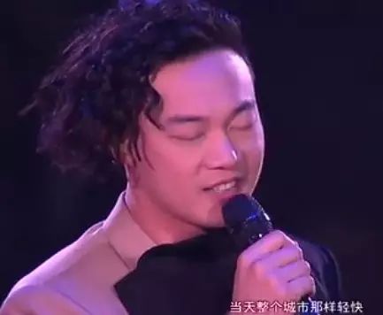 现场听陈奕迅唱《约定》,第一句就被征服了...好听!