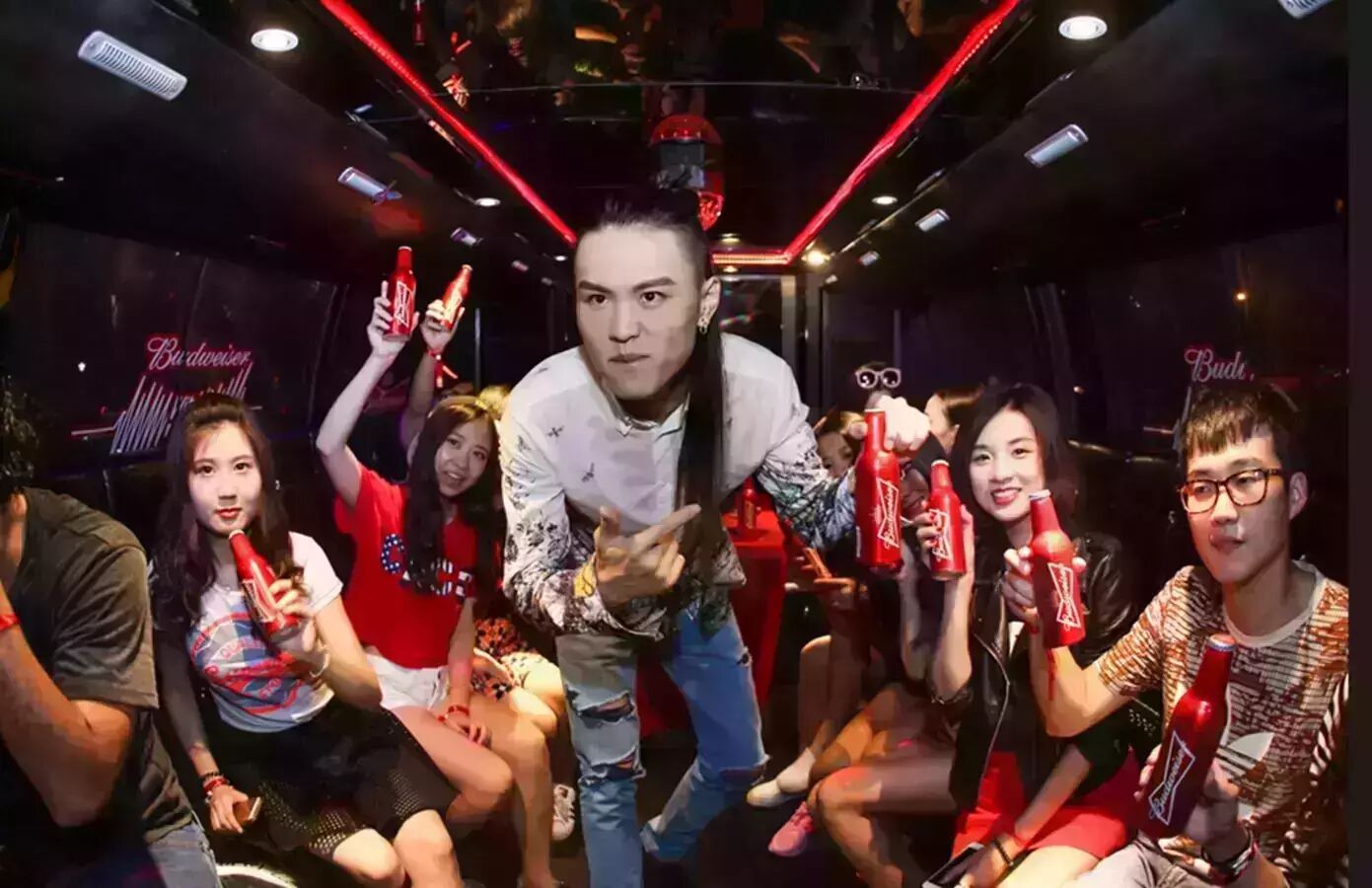 没和张玮搭过百威电音校车,怎么好意思说自己是潮人?