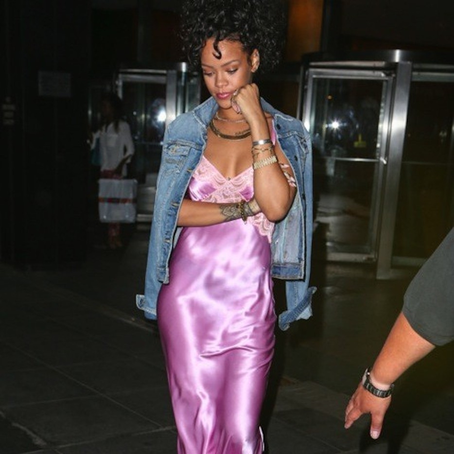 跟 Rihanna 学穿睡衣出街!