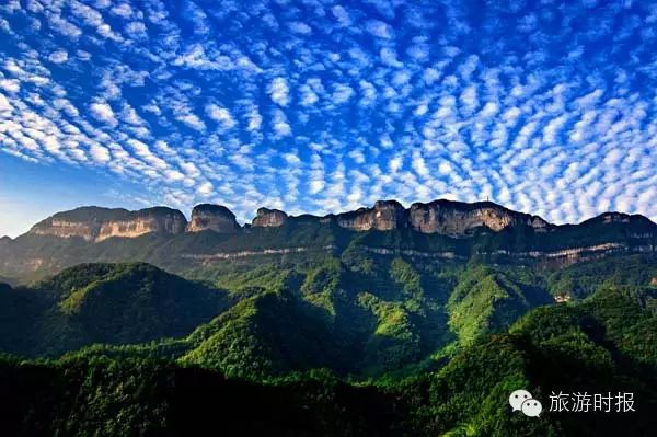 ⑵ 市区-璧山青龙湖-大足宝顶山石刻,花样龙水湖 ⑶ 市区-南川金佛山