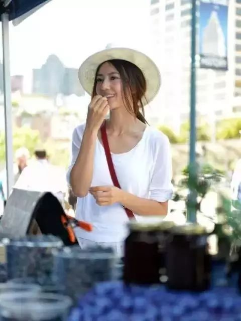 知道为什么高圆圆漂亮吗?因为她穿衣技巧有一套!