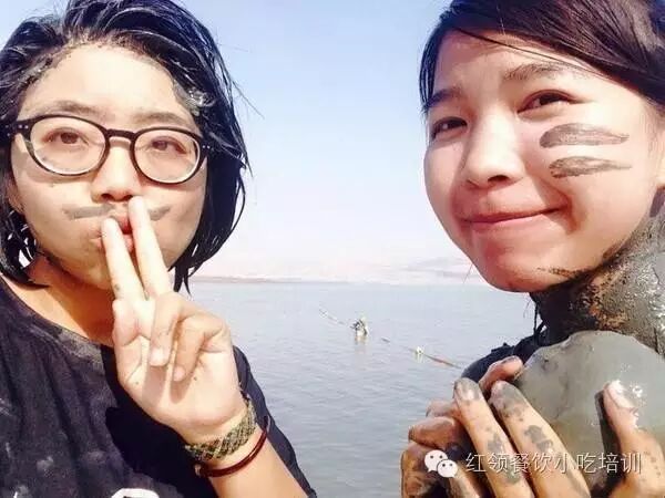 搞笑趣图:古天乐的扶人上车技术值得学习