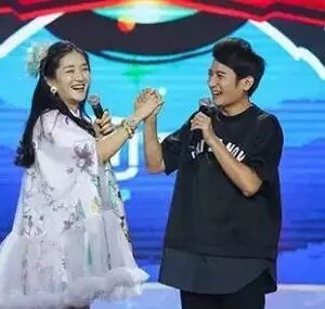 没了何炅的谢娜只剩满屏尴尬??真的是这样吗?