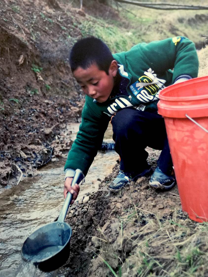 世界水日,我们为农村儿童设计了一瓶干净的水