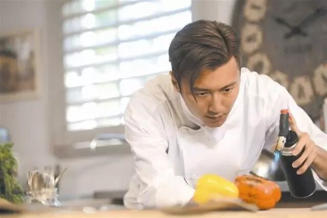 想超越谢霆锋?这个'锋味厨房'你值得拥有!