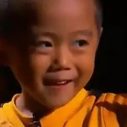 小萌娃神还原李小龙经典镜头.卧槽,你辣么萌又辣么牛逼!