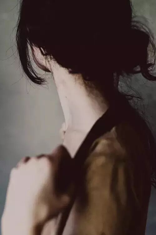 母亲再婚后我多了个可以谈心的姐姐,有天她哭着告诉我她怀孕了-怀孕期