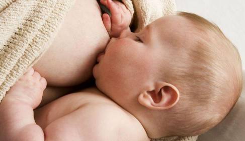 怀孕还能继续喂奶吗?“大姨妈”对母乳有影响?奶水太稀吃不饱?答案都在这里!-怀孕期