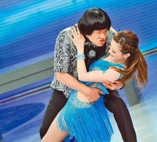 搞笑猪哥亮舞台剧-刘真变身钢管公主