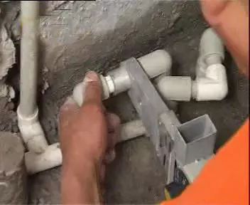 家庭裝修施工步驟_家庭室內(nèi)裝修怎樣裝修省錢(qián) 可以走出裝修誤區(qū)_新房裝修廁所裝修步驟