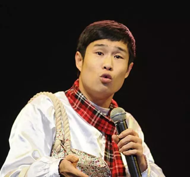小沈阳变身黑寡妇搭黄晓明,笑岔气了!
