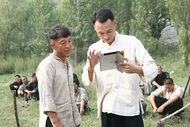 周星驰找他演戏拒绝了3次,兄弟不来他不演戏!黄渤老爷...