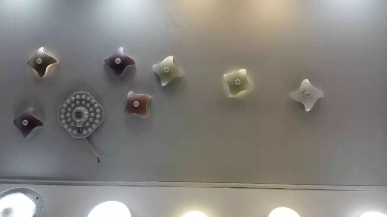 【要你好看】古镇灯饰报带你直击光亚展第一天！（内附海量图片）