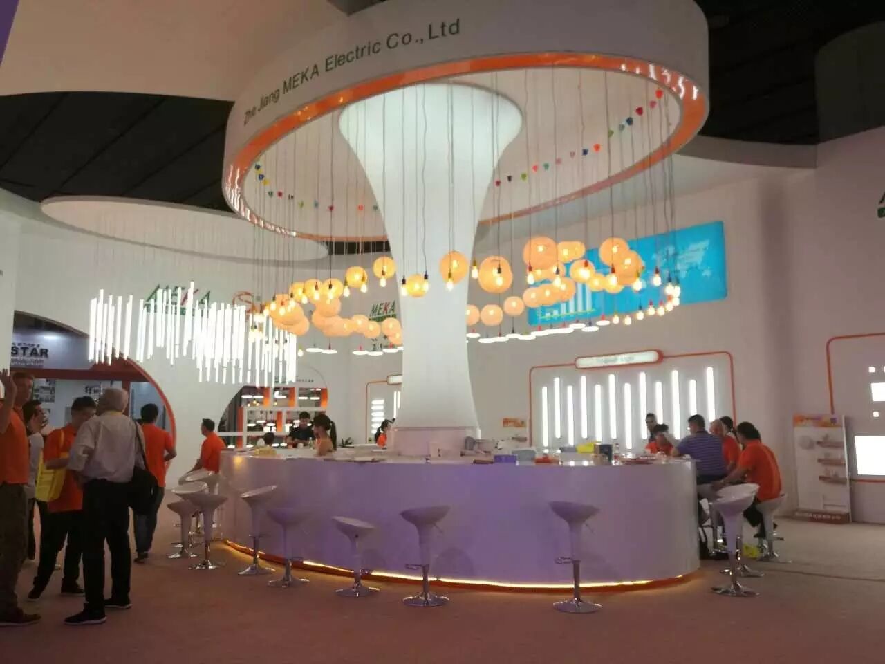 【要你好看】古镇灯饰报带你直击光亚展第一天！（内附海量图片）