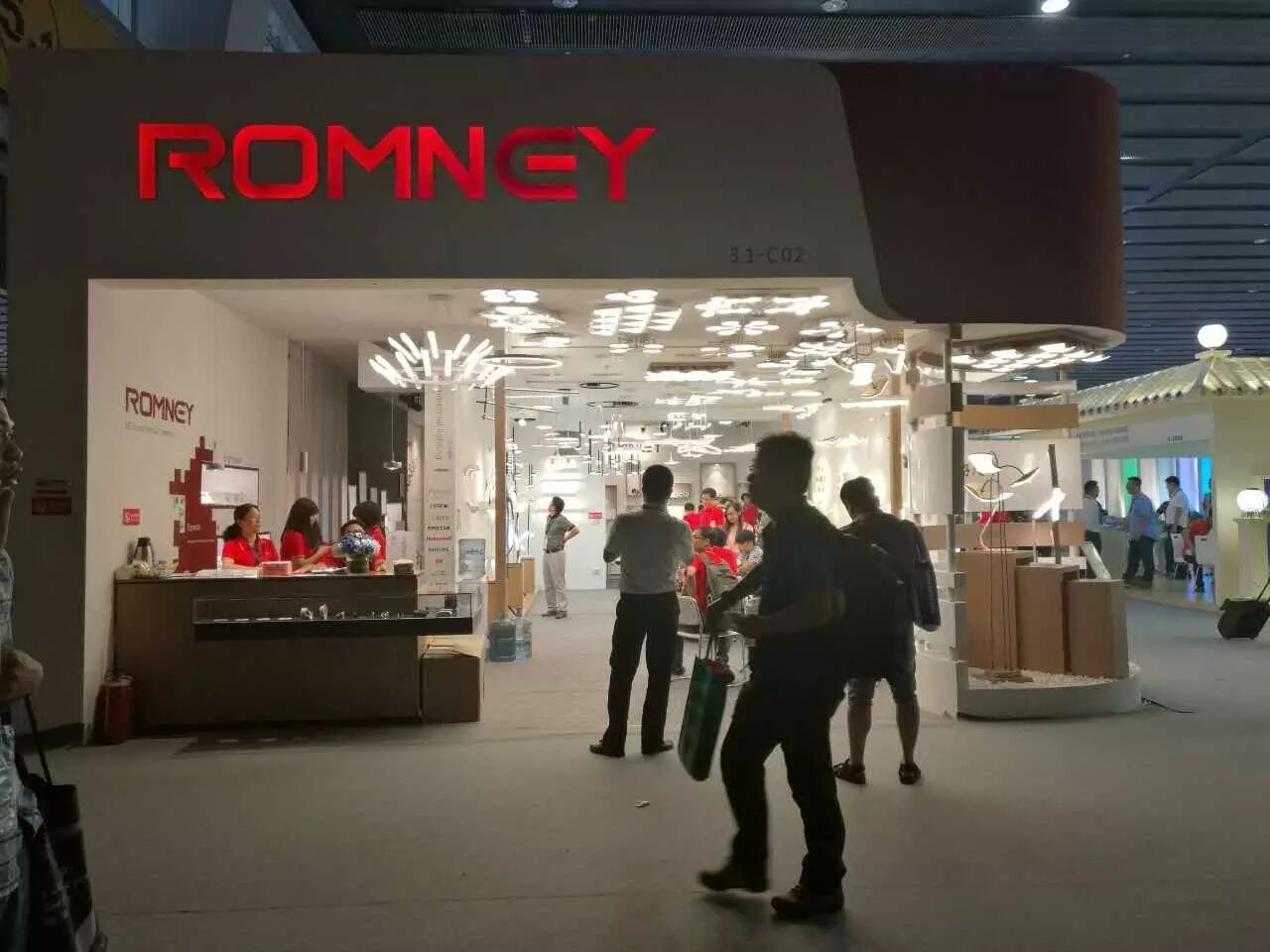 【要你好看】古镇灯饰报带你直击光亚展第一天！（内附海量图片）