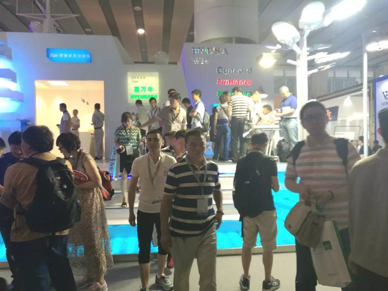 【要你好看】古镇灯饰报带你直击光亚展第一天！（内附海量图片）