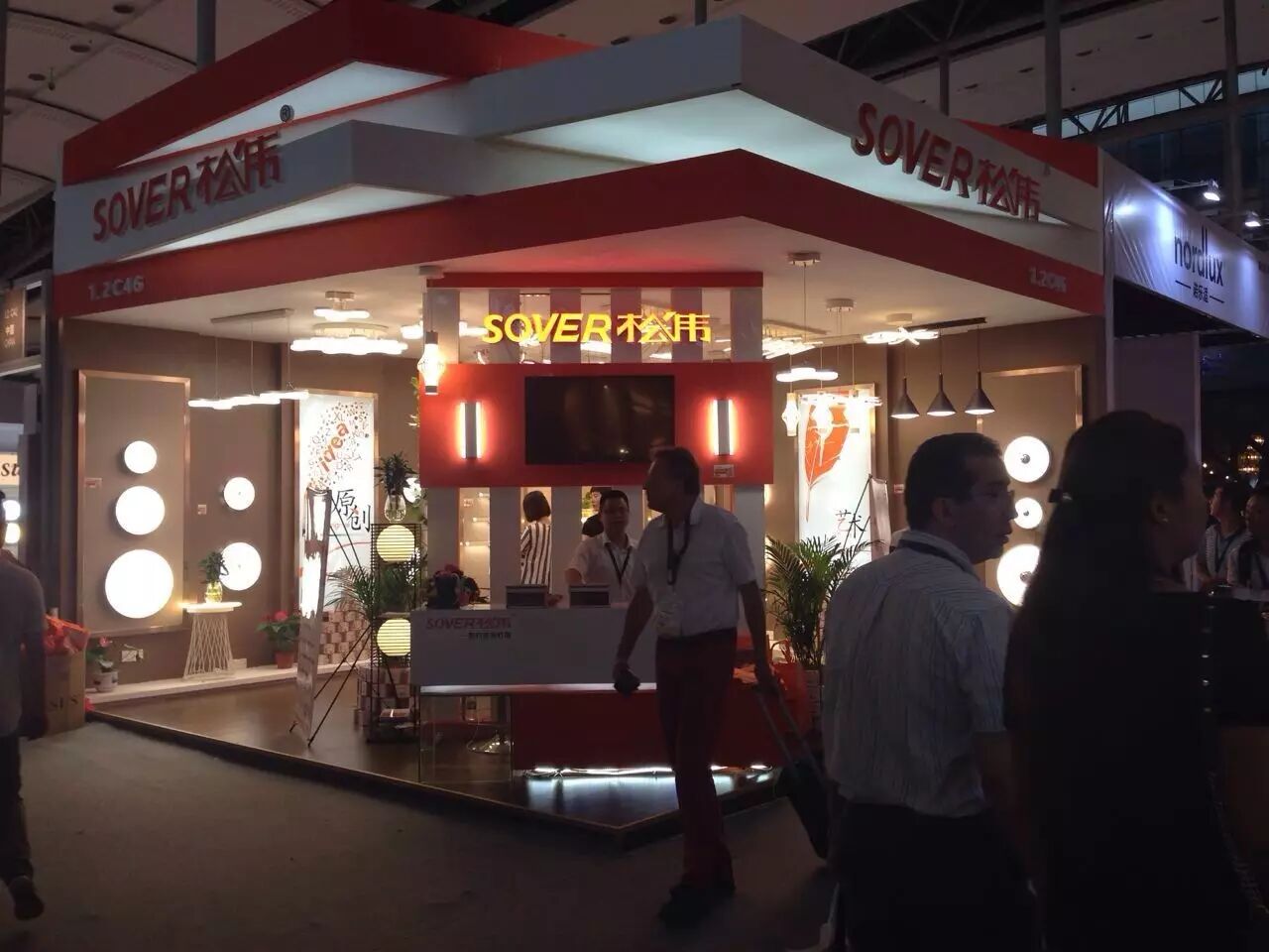 【要你好看】古镇灯饰报带你直击光亚展第一天！（内附海量图片）