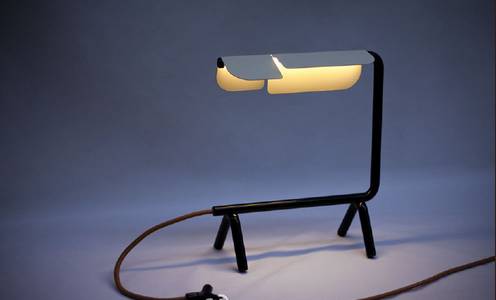 走马观灯 | 这盏台灯一开一关，都在转换着严肃与玩笑的信息