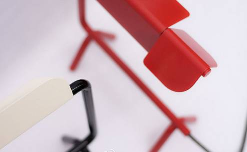 走马观灯 | 这盏台灯一开一关，都在转换着严肃与玩笑的信息