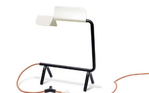 走马观灯 | 这盏台灯一开一关，都在转换着严肃与玩笑的信息