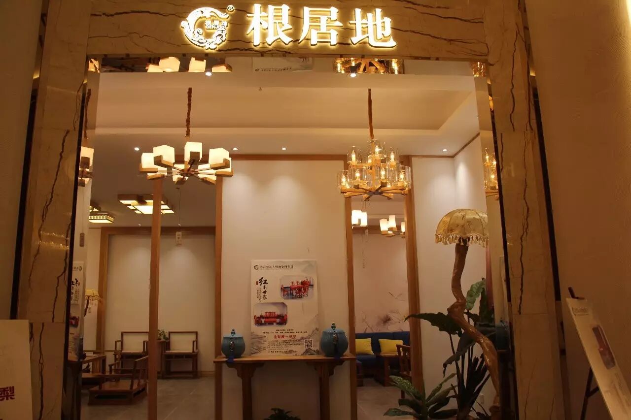 昨日，古镇人竟然都被华艺广场的这股茶香所征服......