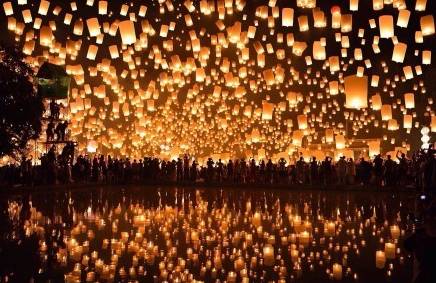 走马观灯 | 如此招摇的孔明灯洒满天空......乱了星星, 气走月亮