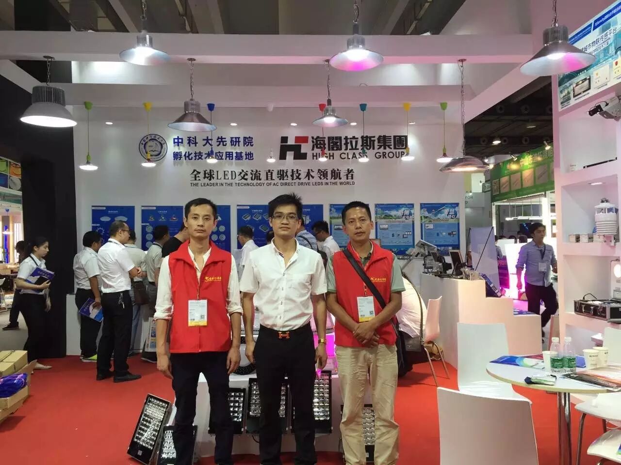 【快来听他们的参展心声】古镇灯饰报带你直击光亚展第二天！