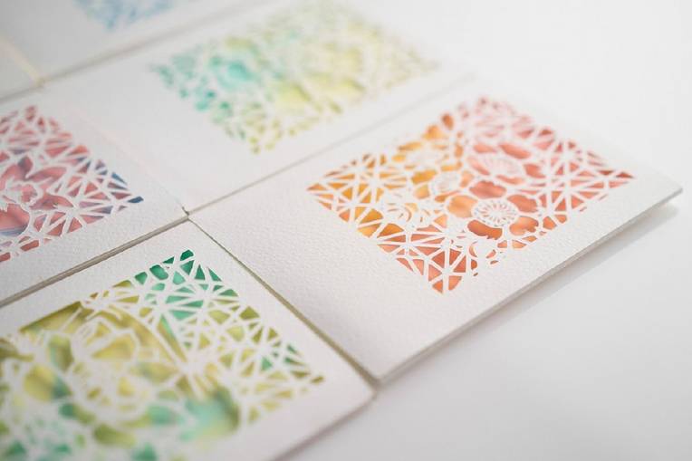 走马观灯 | 灯开即花开，以花为主题，纸材与灯光相互映耀