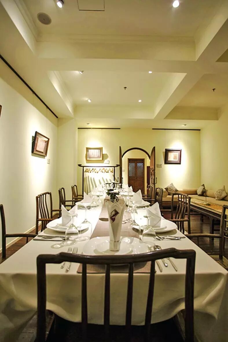 酒光交错 | 莹辉为这家酒窖餐厅设计的灯光，让品酒成为一种享受