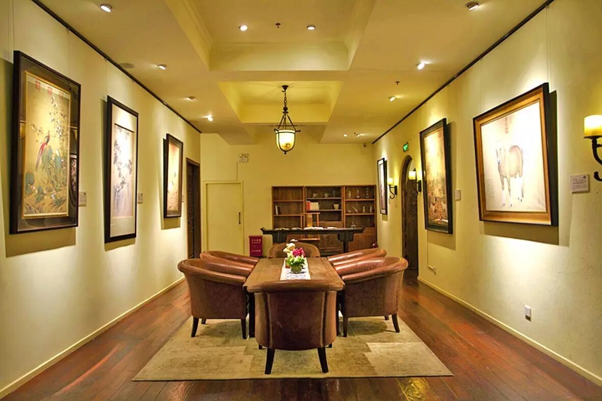 酒光交错 | 莹辉为这家酒窖餐厅设计的灯光，让品酒成为一种享受