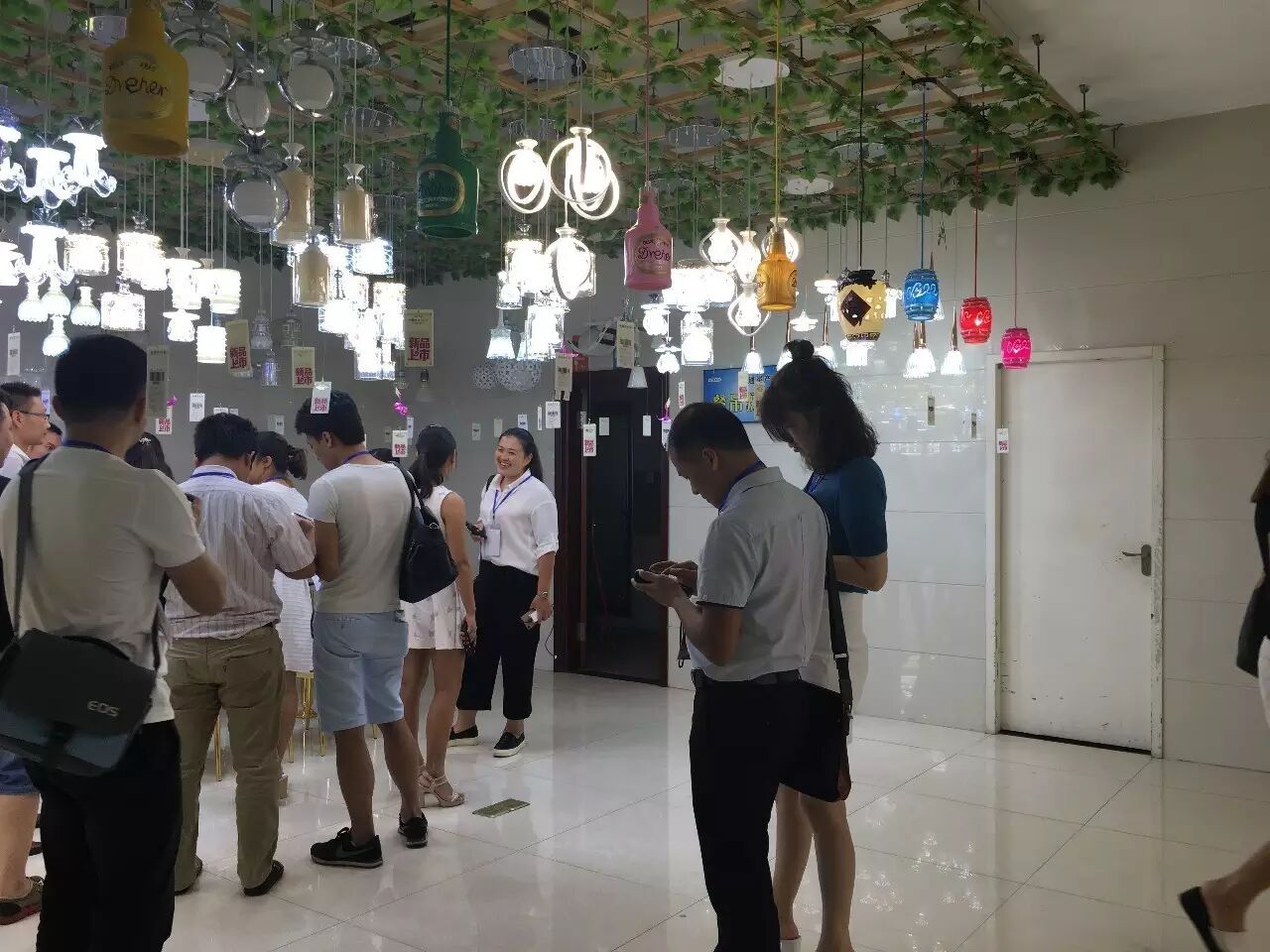 开得了团购会，做得了冠名商 | 雷士告诉你，什么叫真正的强者