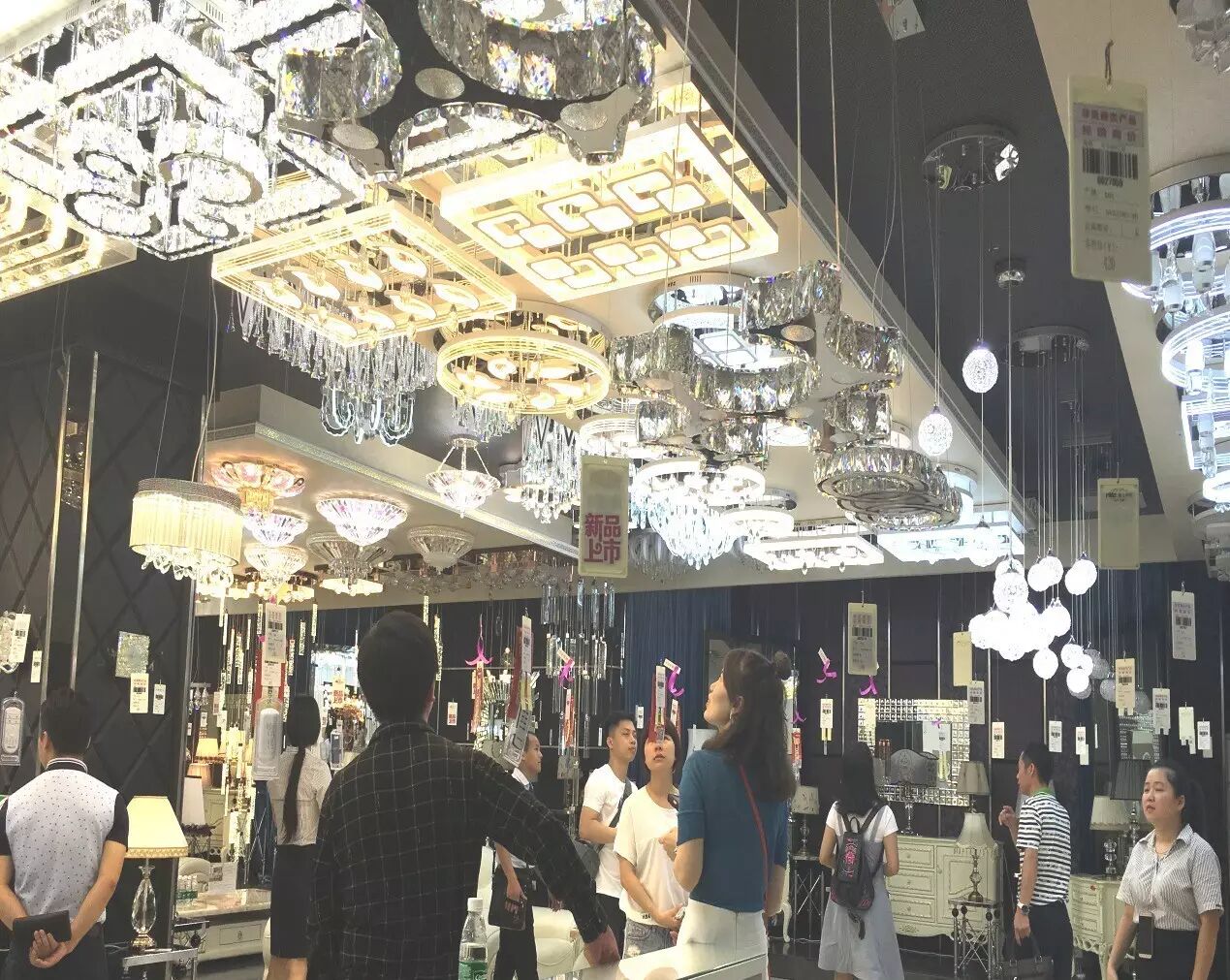 连续五年蝉联 | 雷士品牌价值高达153.97亿，“商照+家居”比翼齐飞