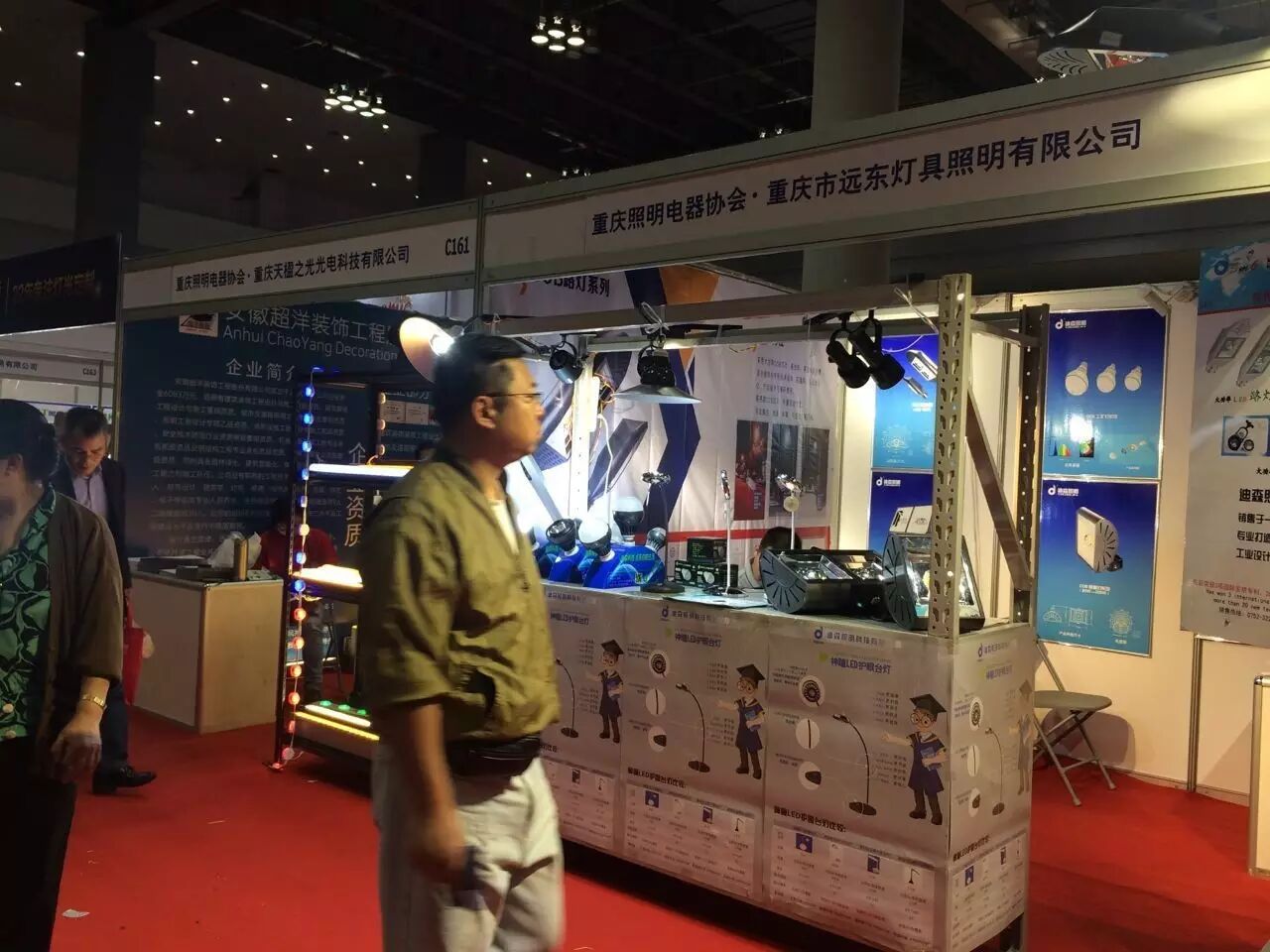 要致富？先修路| 据说中小企业在西部的这个服务节找到了商机...