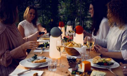 走马观灯 | 专为户外女性打造的水壶小夜灯，家庭聚餐小能手！