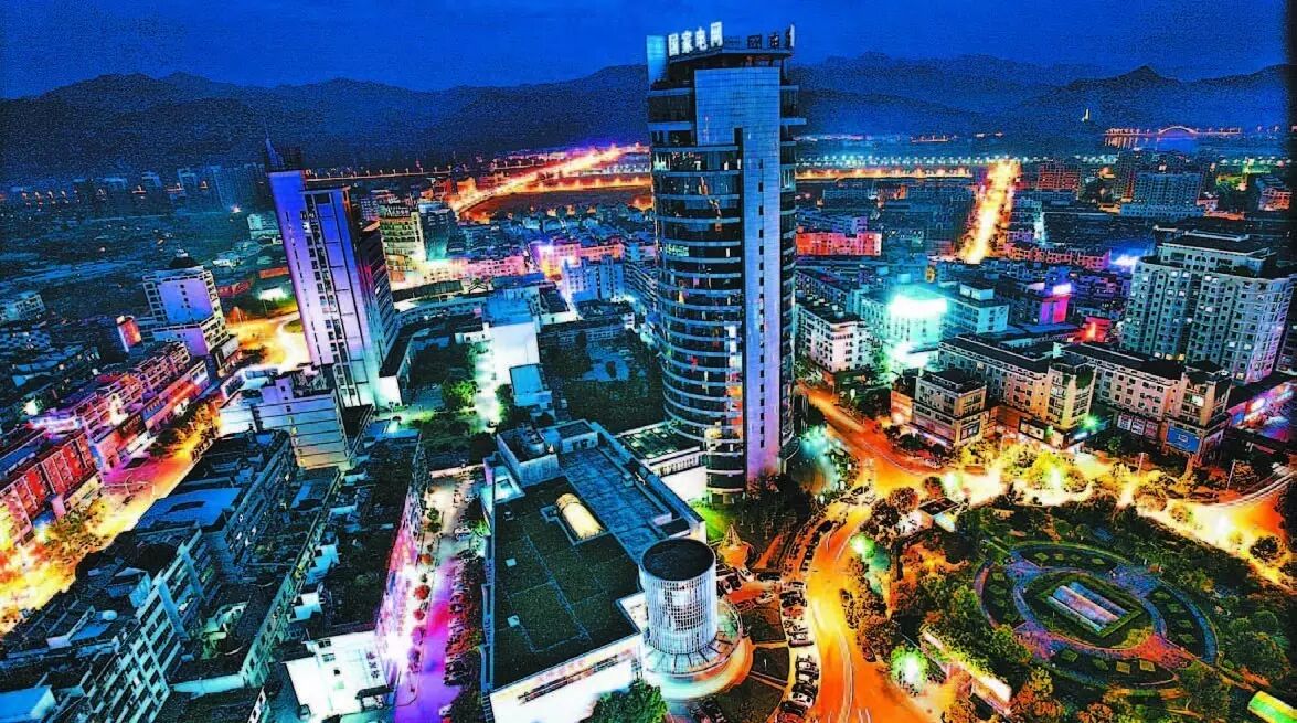 楼市火爆灯市低迷，厂商如何应对？| 2016全国市场年中调研报告（华东区）