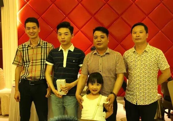 河南经销商福利来啦 | 品上拓展河南市场，华丰灯饰界：热烈欢迎！